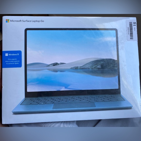 Microsoft Surface Laptop Go - Picture 1 of 3